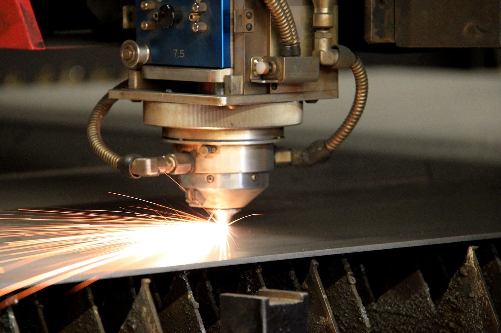 Fibre laser cutting head